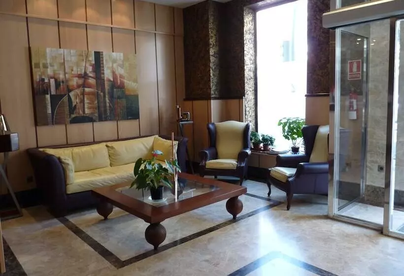 هتل 4c Puerta Europa