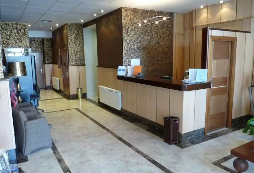 هتل 4c Puerta Europa