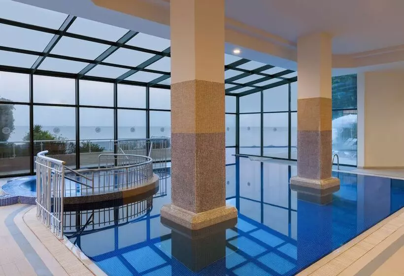 Отель Aska Just In Beach – All Inclusive