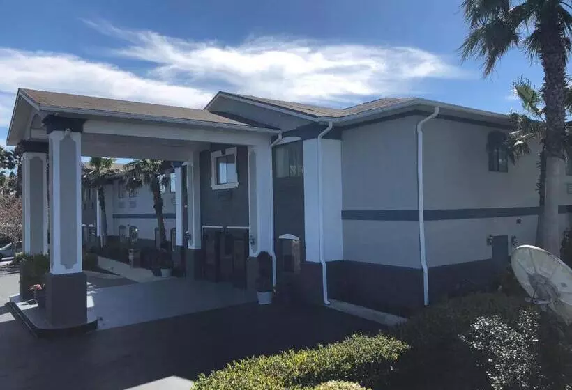 هتل Best Western Mayport Inn & Suites