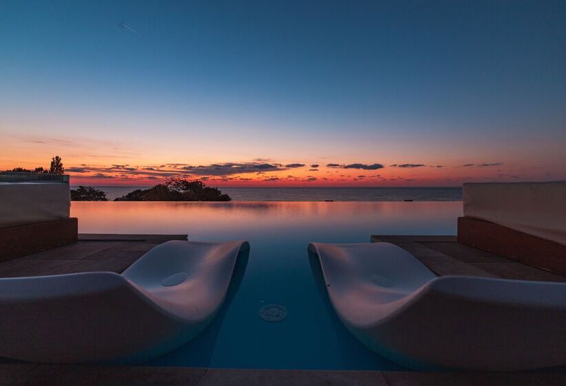 International Hotel Casino & Tower Suites