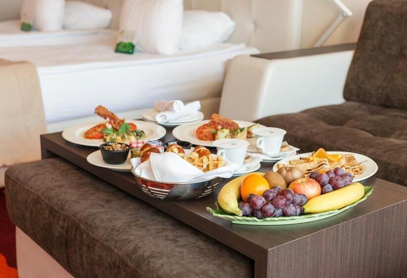 International Hotel Casino & Tower Suites