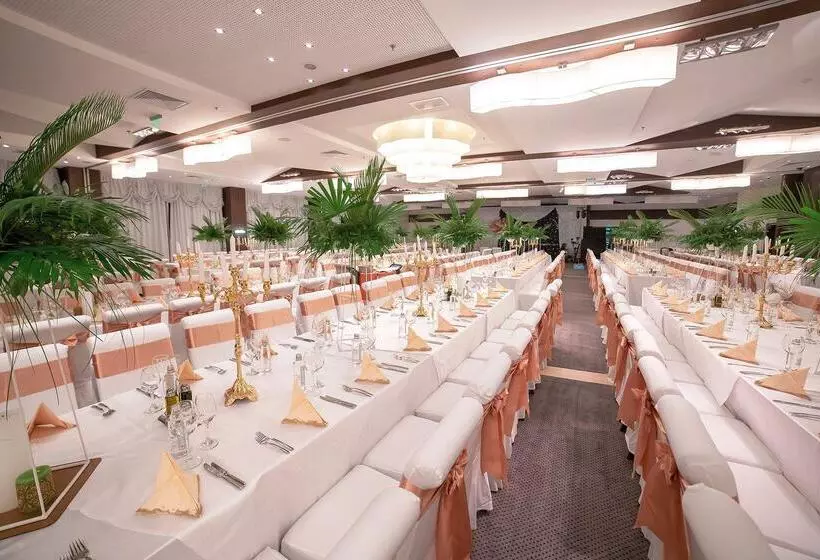 International Hotel Casino & Tower Suites