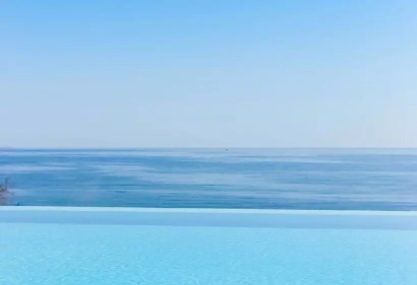 International Hotel Casino & Tower Suites