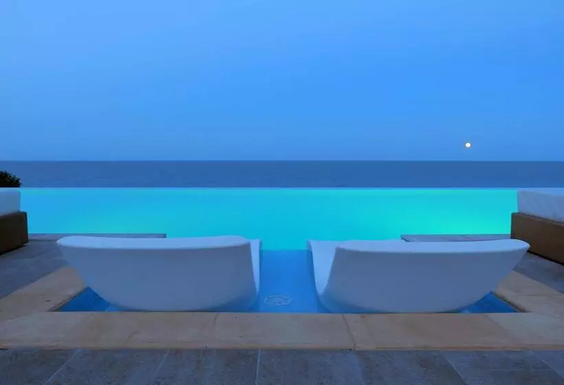 International Hotel Casino & Tower Suites