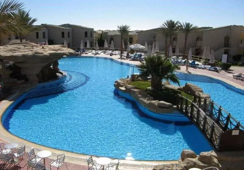 هتل Island View Resort