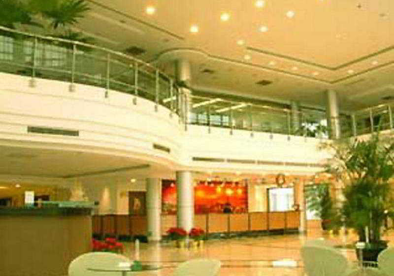 Otel Lujiazui Century