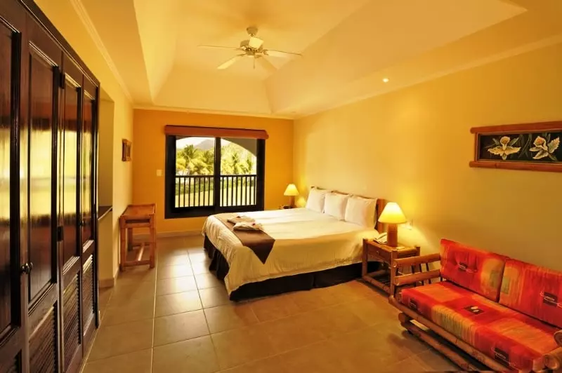 هتل The Suites At Jolly Beach