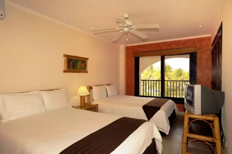 هتل The Suites At Jolly Beach