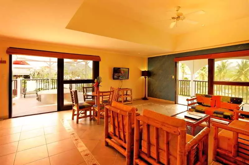 هتل The Suites At Jolly Beach