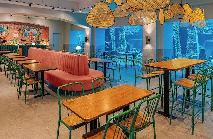 استراحتگاه The Royal At Atlantis