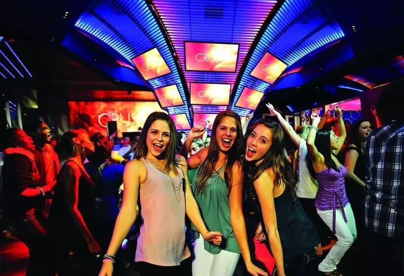 استراحتگاه The Royal At Atlantis