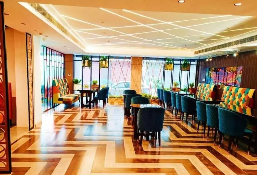 ホテル Clarks Inn Express Jammu