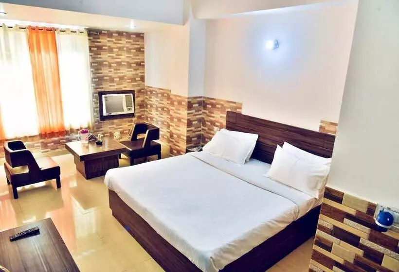 ホテル Clarks Inn Express Jammu