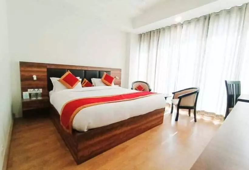 ホテル Clarks Inn Express Jammu