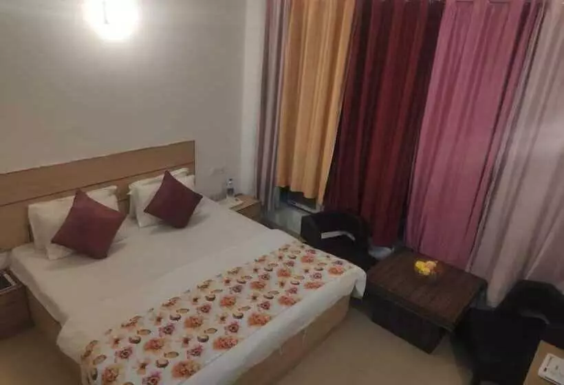 ホテル Clarks Inn Express Jammu