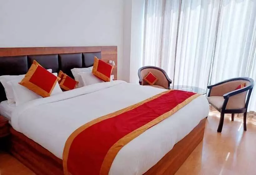 ホテル Clarks Inn Express Jammu