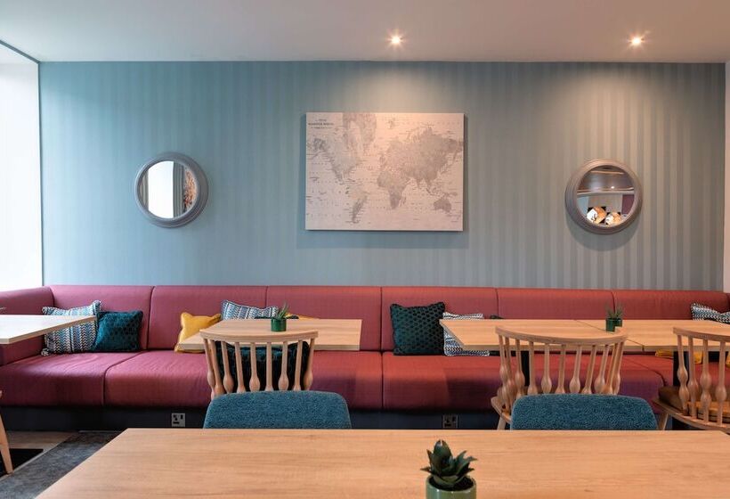 酒店 Hampton By Hilton Ashford International