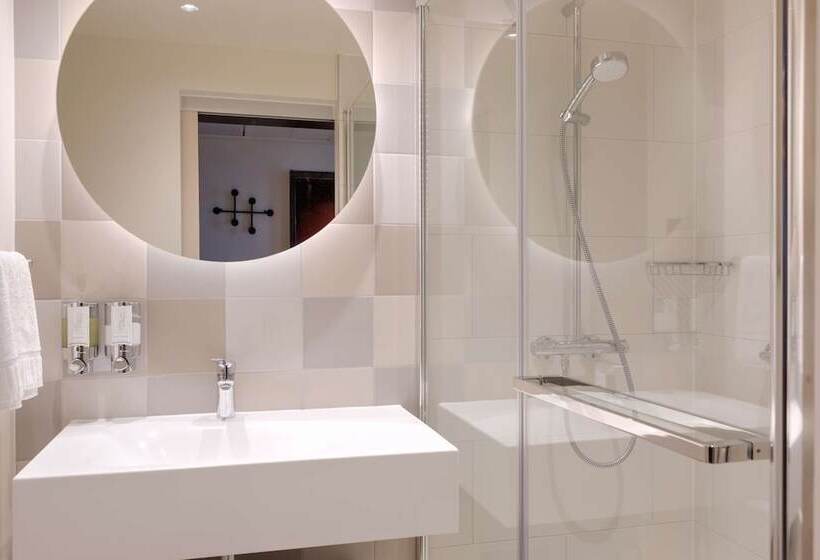 酒店 Hampton By Hilton Ashford International