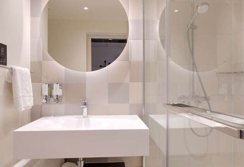 酒店 Hampton By Hilton Ashford International