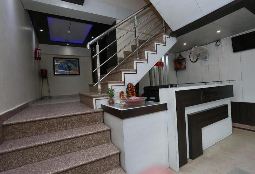 호텔 R K International Near Gautam Buddha Park