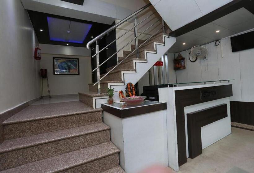 호텔 R K International Near Gautam Buddha Park