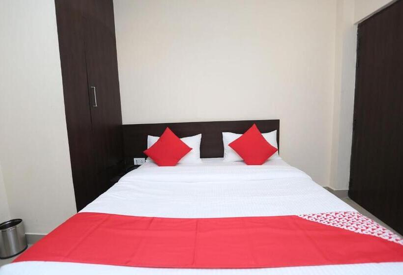 호텔 R K International Near Gautam Buddha Park