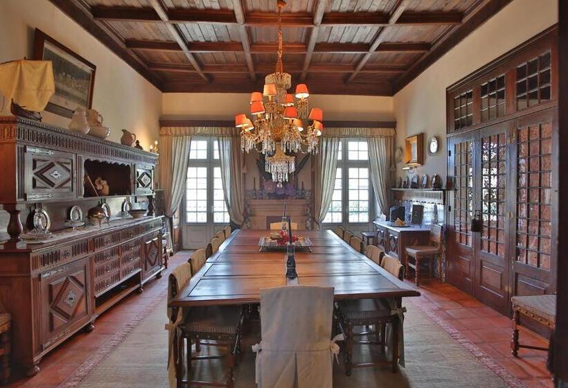 Casa Dos Varais, Manor House