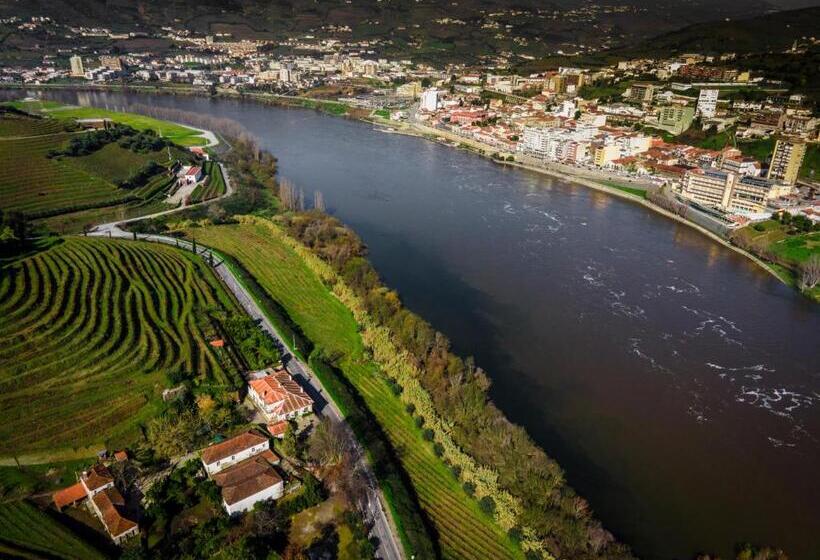 Casa Dos Varais, Manor House