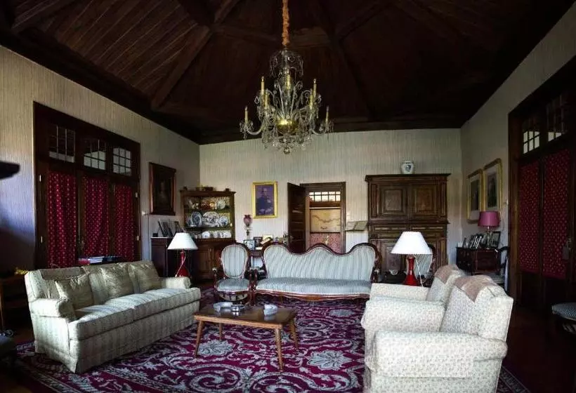 Casa Dos Varais, Manor House