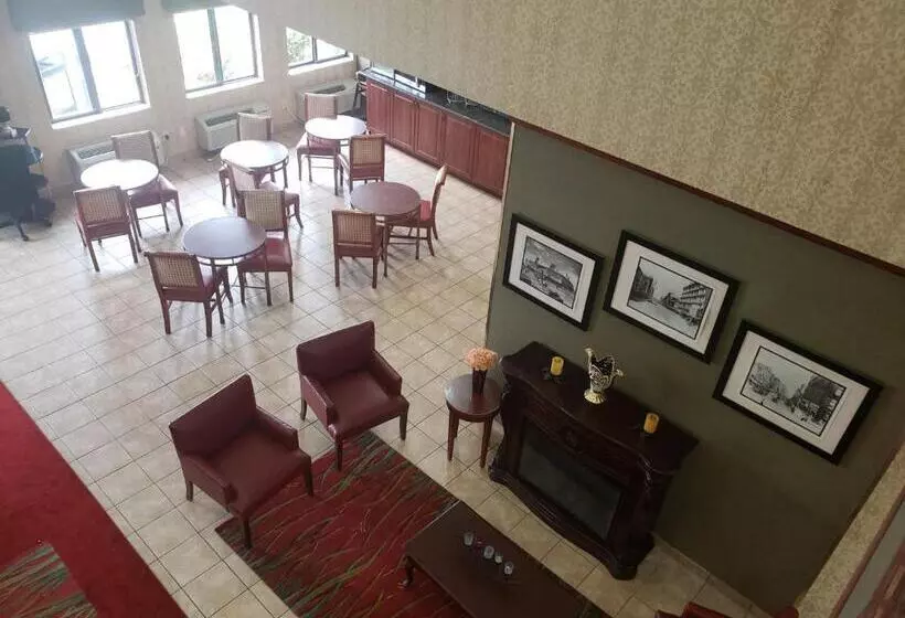 Отель A Victory Suites Warren