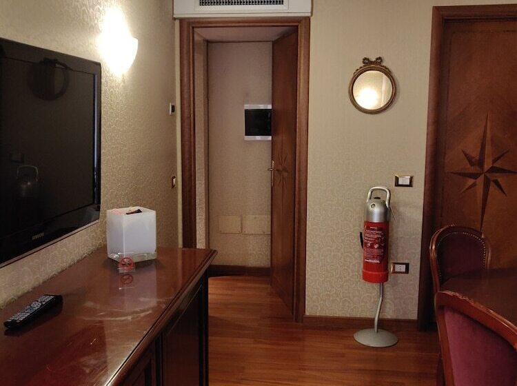 هتل Ca  Marinella