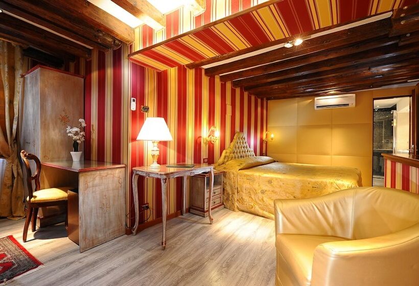 هتل Ca  Marinella