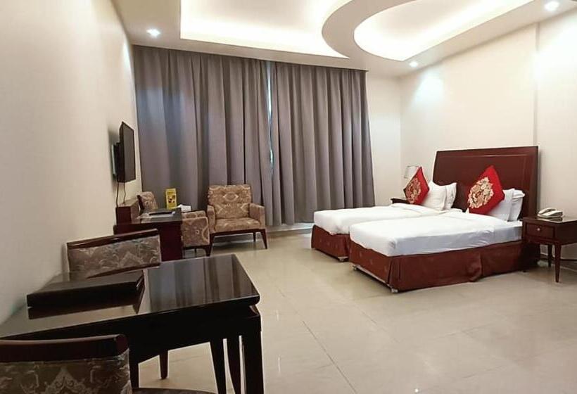 فندق Clifton International