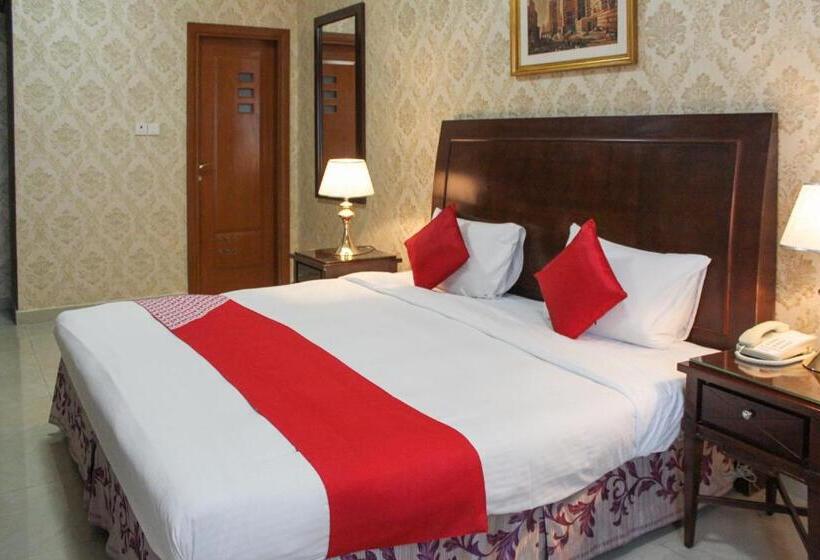 فندق Clifton International