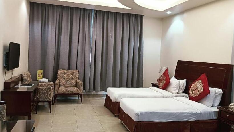 فندق Clifton International