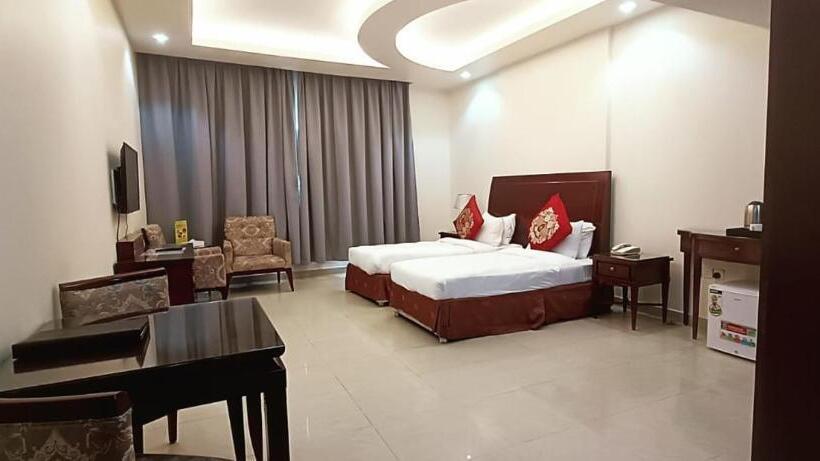 فندق Clifton International