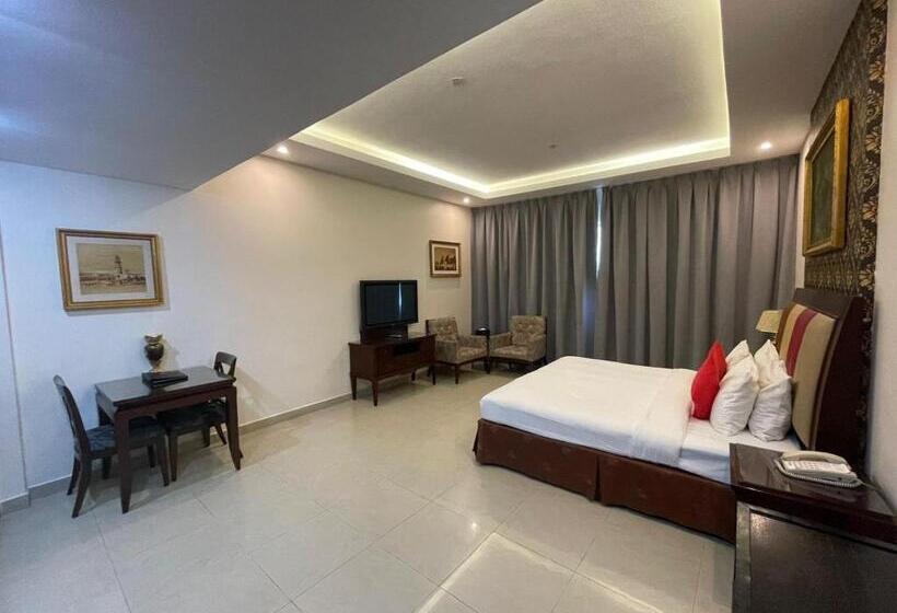 فندق Clifton International