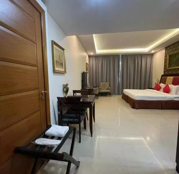 ホテル Clifton International