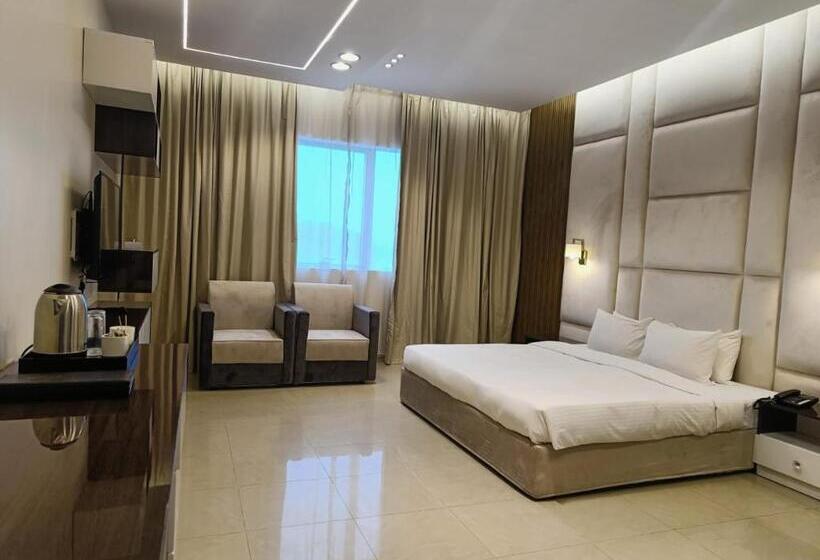 فندق Clifton International