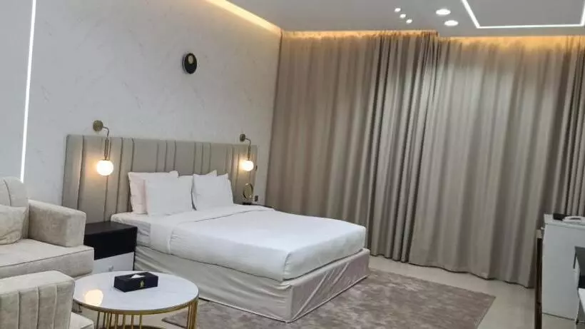 هتل Clifton International