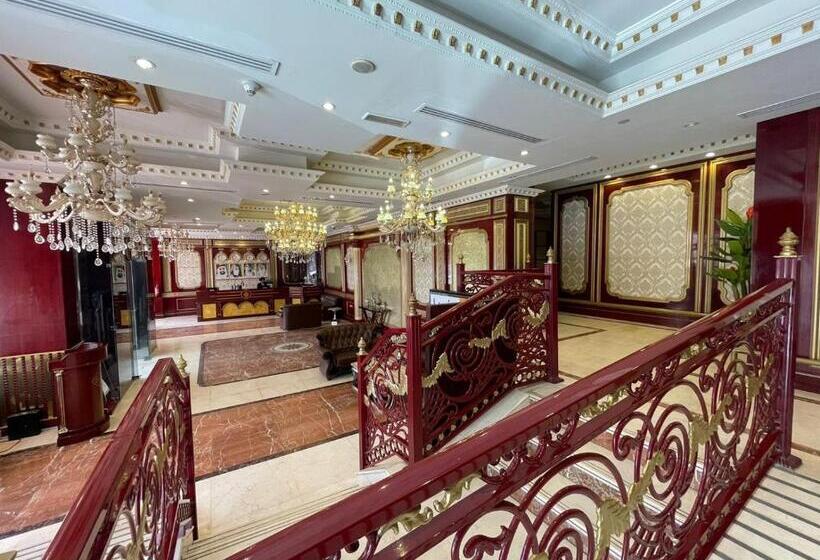 فندق Clifton International