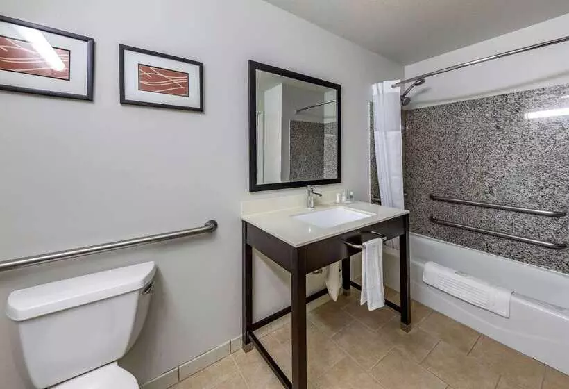 هتل Comfort Inn & Suites Near Universal N. Hollywood Burbank