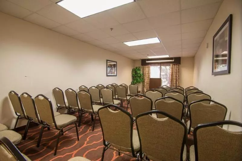 호텔 Comfort Suites Northside Hospital Gwinnett