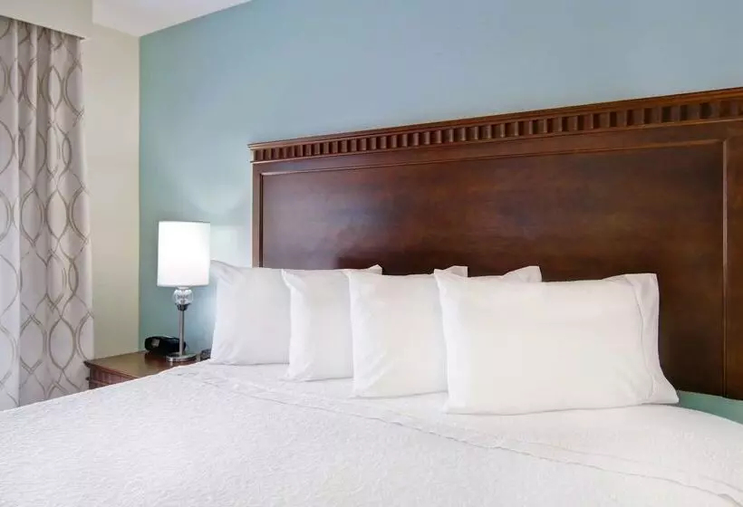 בית מלון כפרי Hampton Inn & Suites Saint John