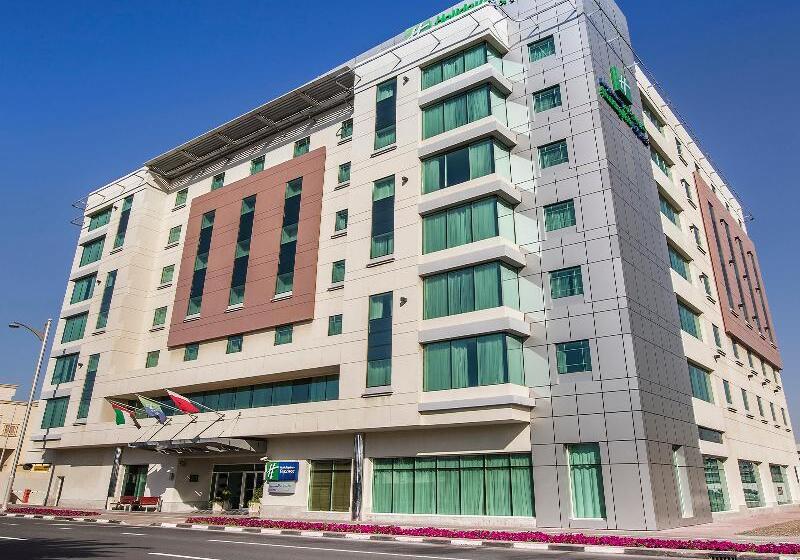 Отель Holiday Inn Express Dubai, Jumeirah, An Ihg