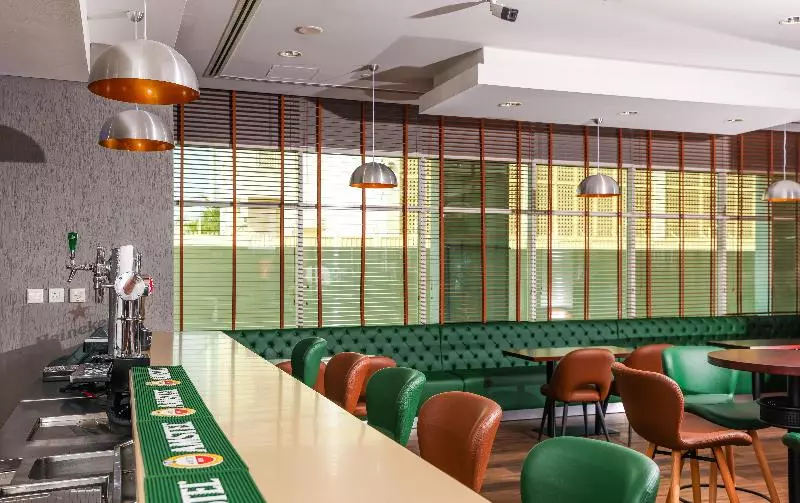 هتل Holiday Inn Express Dubai, Jumeirah, An Ihg