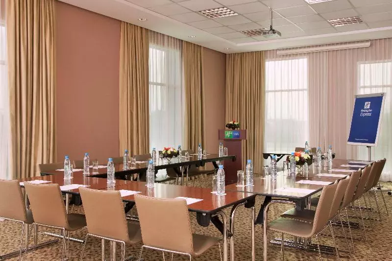 هتل Holiday Inn Express Dubai, Jumeirah, An Ihg