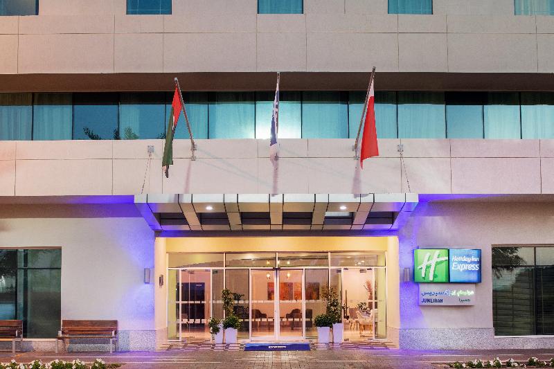 Отель Holiday Inn Express Dubai, Jumeirah, An Ihg