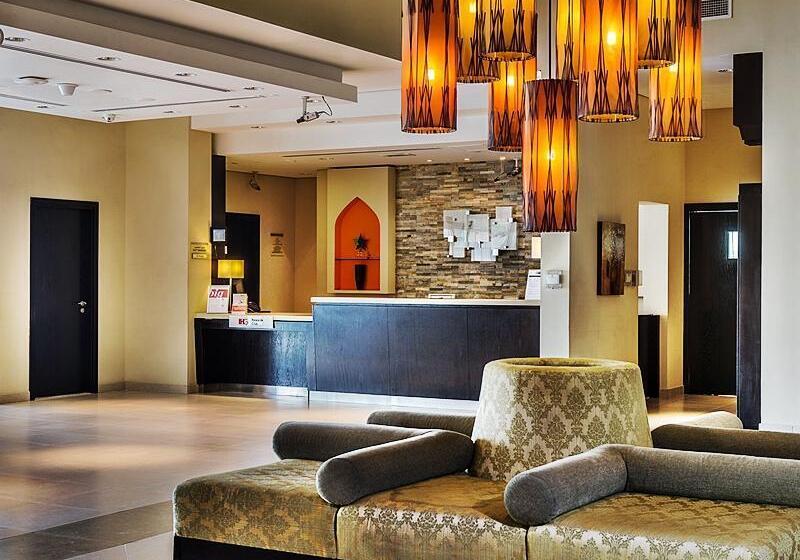 Отель Holiday Inn Express Dubai, Jumeirah, An Ihg